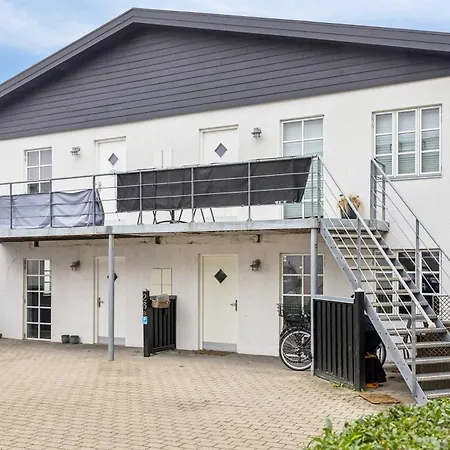 Med Terrasse Og Parkering Leilighet Ålborg